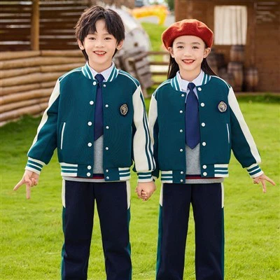 การปรับแต่งแบบครบวงจรของชุดนักเรียน